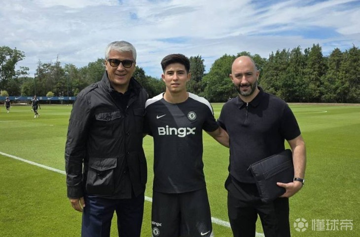 新援就位，切尔西17岁小将萨特帕耶夫已抵达科巴姆训练基地